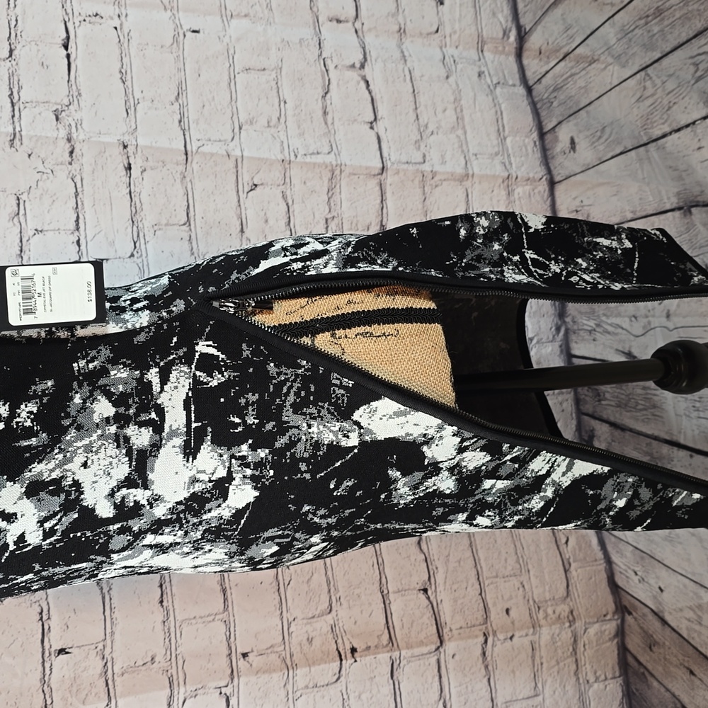 Guess Monochrome Abstract Bodycon Dress Size Medium NWT - Picture 10 of 15